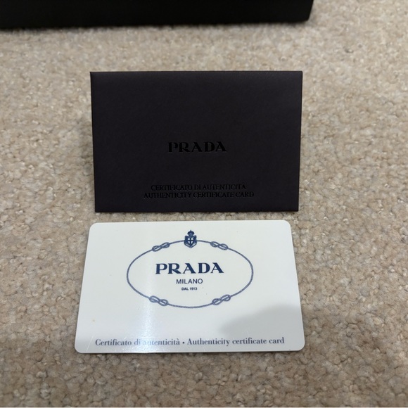Prada Large Saffiano Leather Wallet - Picture 3 of 3